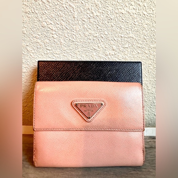 Prada saffiano leather compact wallet - Picture 2 of 7